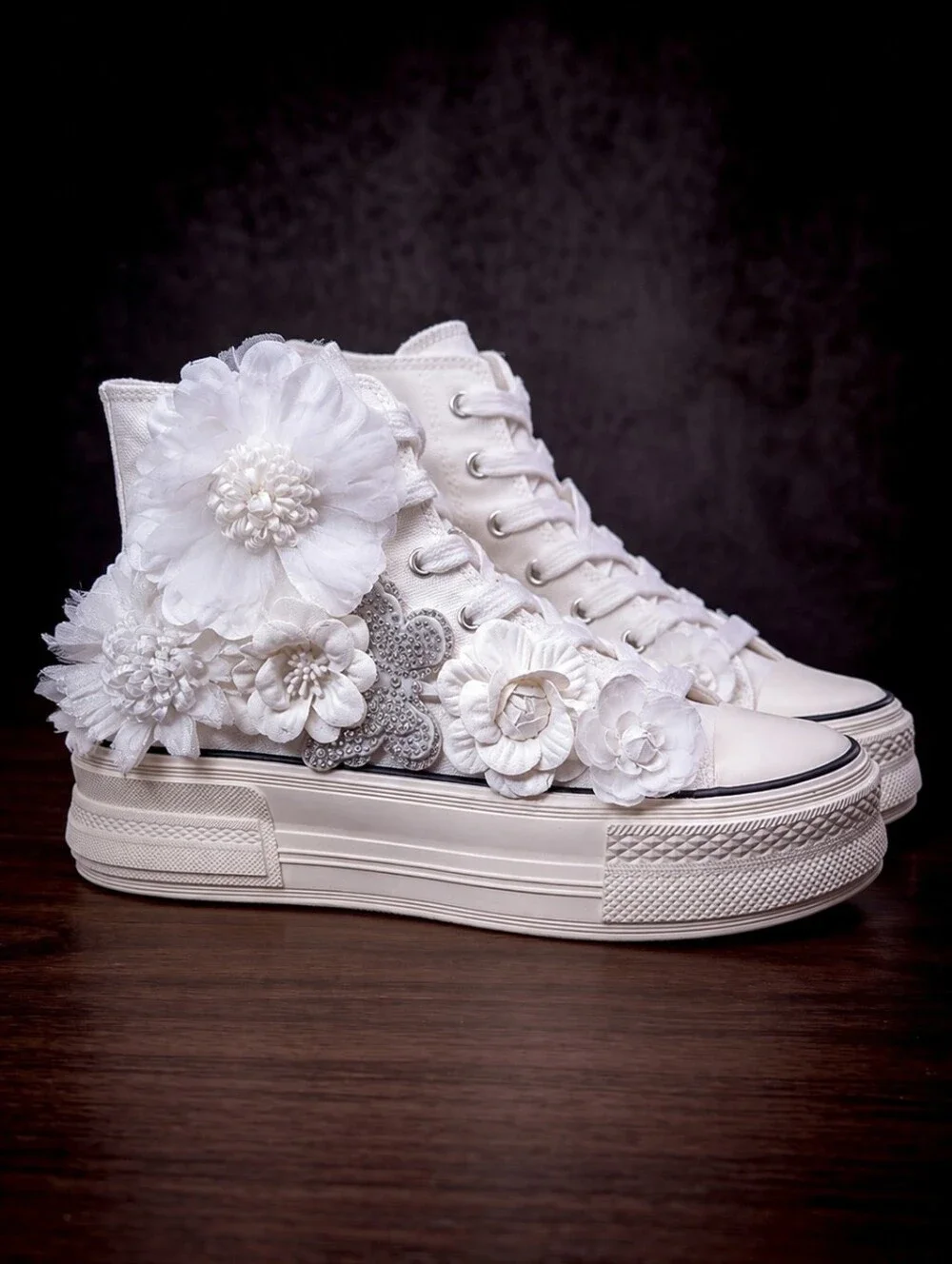 AZALEA WANG PENNY LANE HIGHTOP FLOWER EMBELLISHED SNEAKERS Women's Size 11 NEW